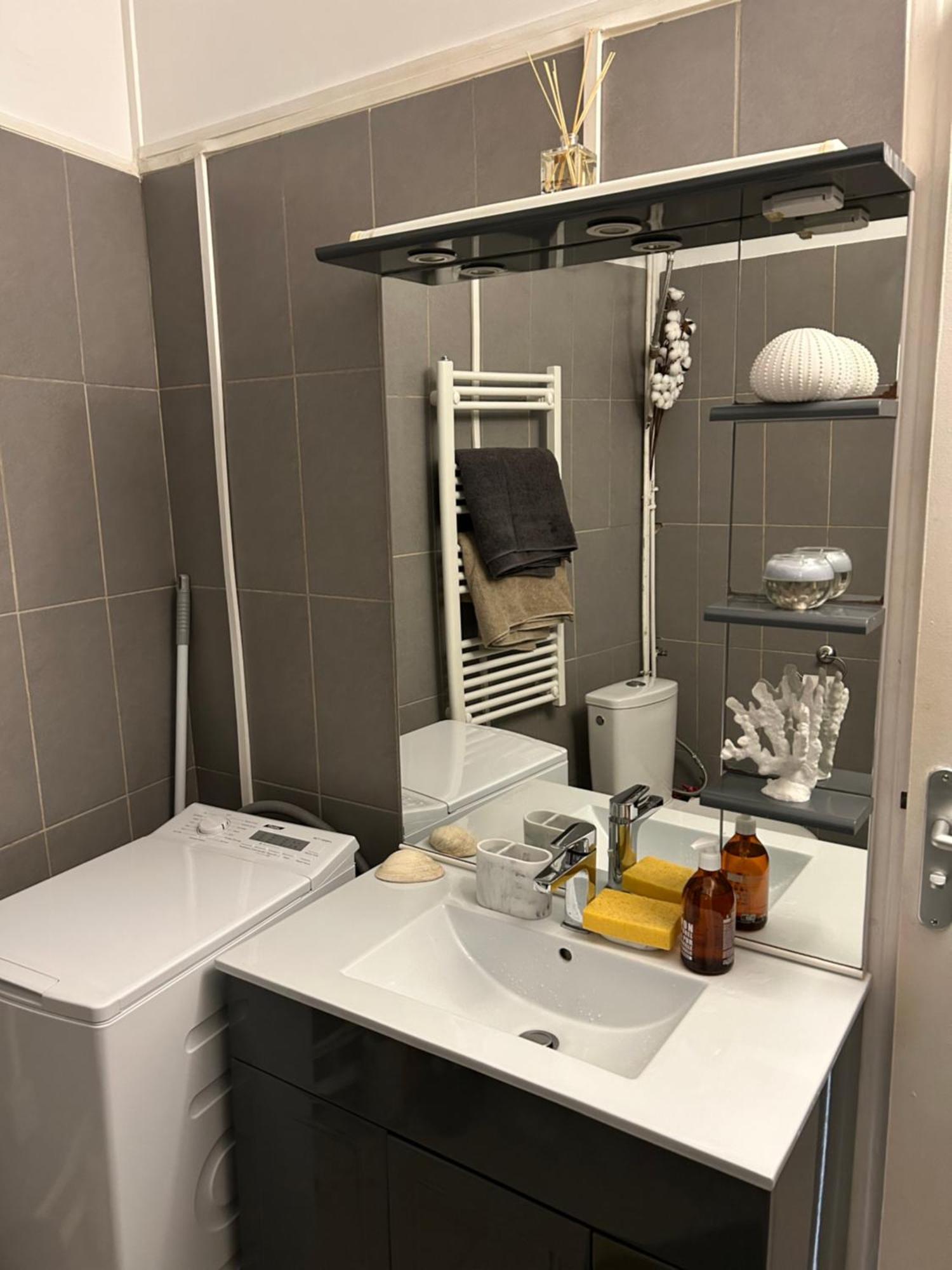 Grand Studio Entierement Renove Au Coeur De Paris Appartement Buitenkant foto