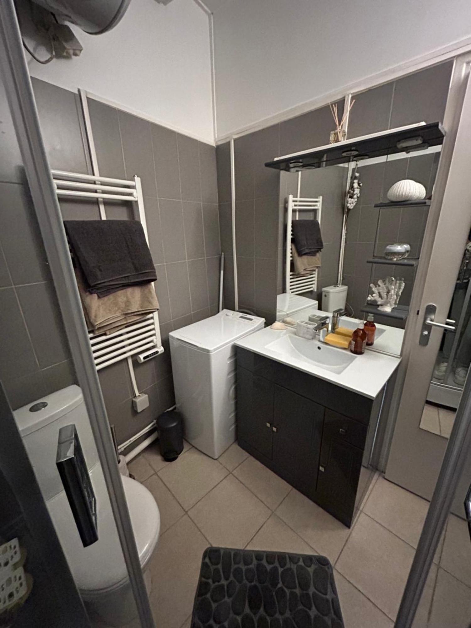 Grand Studio Entierement Renove Au Coeur De Paris Appartement Buitenkant foto